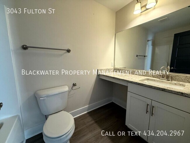 Building Photo - 3043 Fulton St