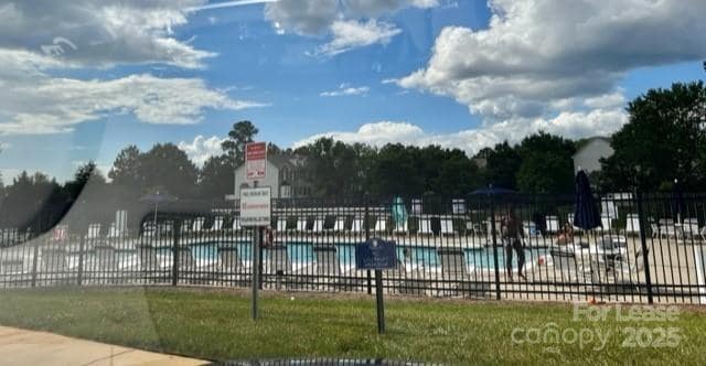 Building Photo - 11840 Royal Castle Ct