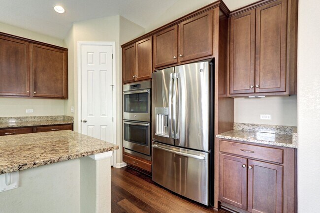 Building Photo - Location! Villages at Castle Rock 3bed/2.5...