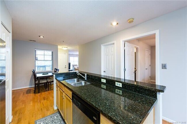 Building Photo - 525 Olmsted Park Plz