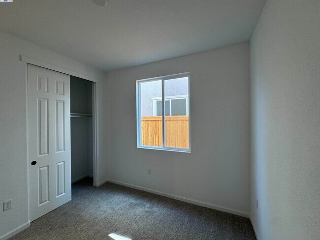 Building Photo - 3040 Red Canard Wy