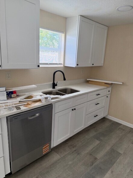Building Photo - 3334 Oak Meadows Dr