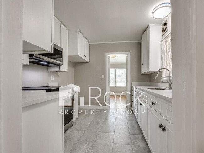 Building Photo - 3 Bedroom Home + 1 Bedroom Apartment near OCU and Uptown!