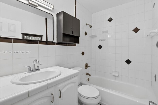 Building Photo - 2240 NE Rustic Way