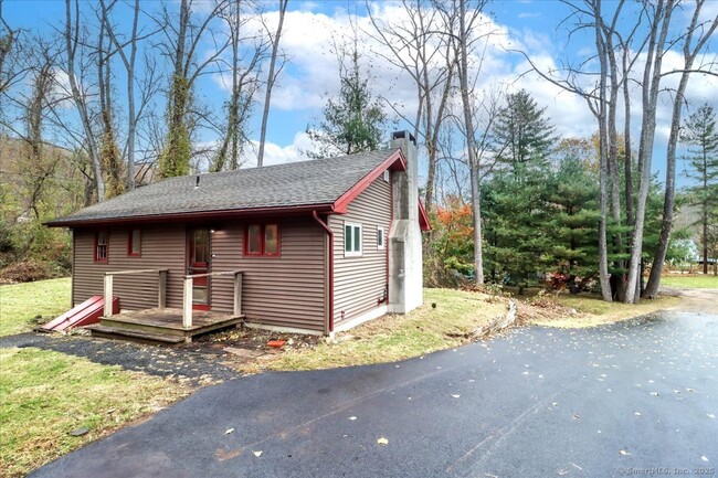 Building Photo - 381 Litchfield Rd