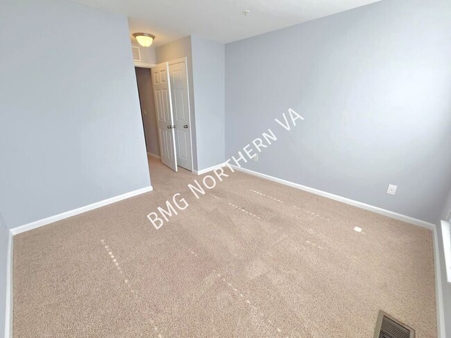 Building Photo - 25224 Briargate Terrace