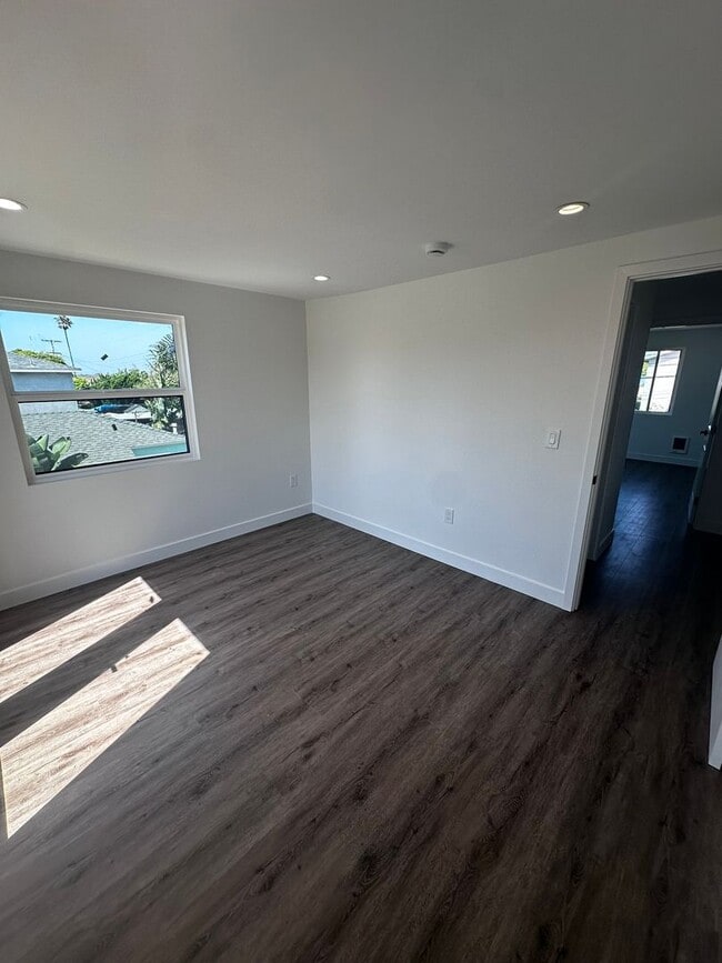 Building Photo - 611 Silver Strand Blvd