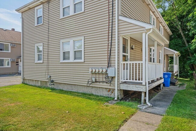 Building Photo - 14 Hartwell St