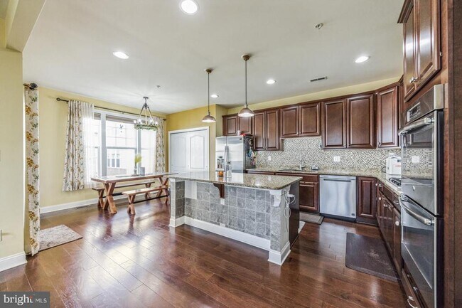 Building Photo - 105 Elton Farm Cir