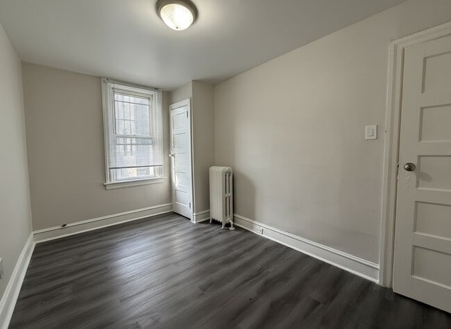 Building Photo - 620 n Wilton-