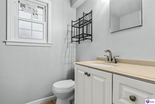 Building Photo - 215 Darrell Dr