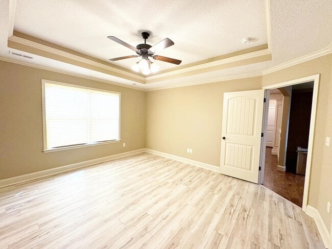 Building Photo - 106 S Hamlet Ct