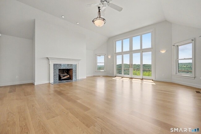 Building Photo - 12 Fox Run