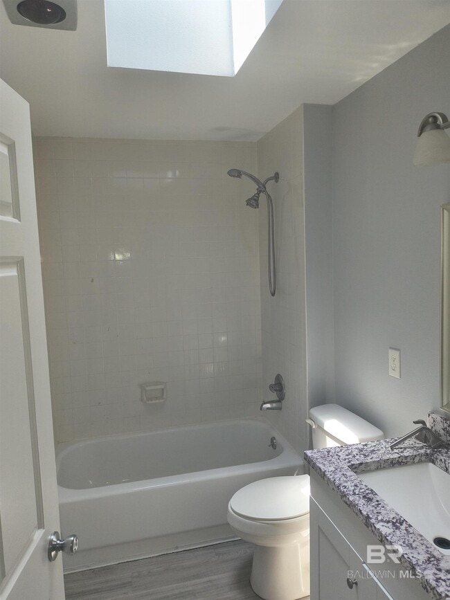 Building Photo - 318 W Fort Morgan Rd