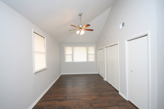 Building Photo - 7620 Charlotte Dr SW