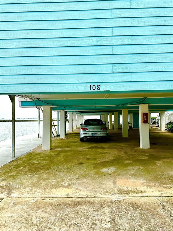 Building Photo - 500 Tiki Dr