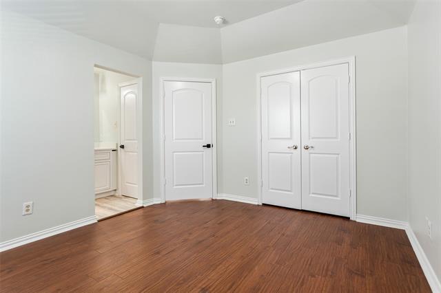 Building Photo - 2000 Le Mans Dr