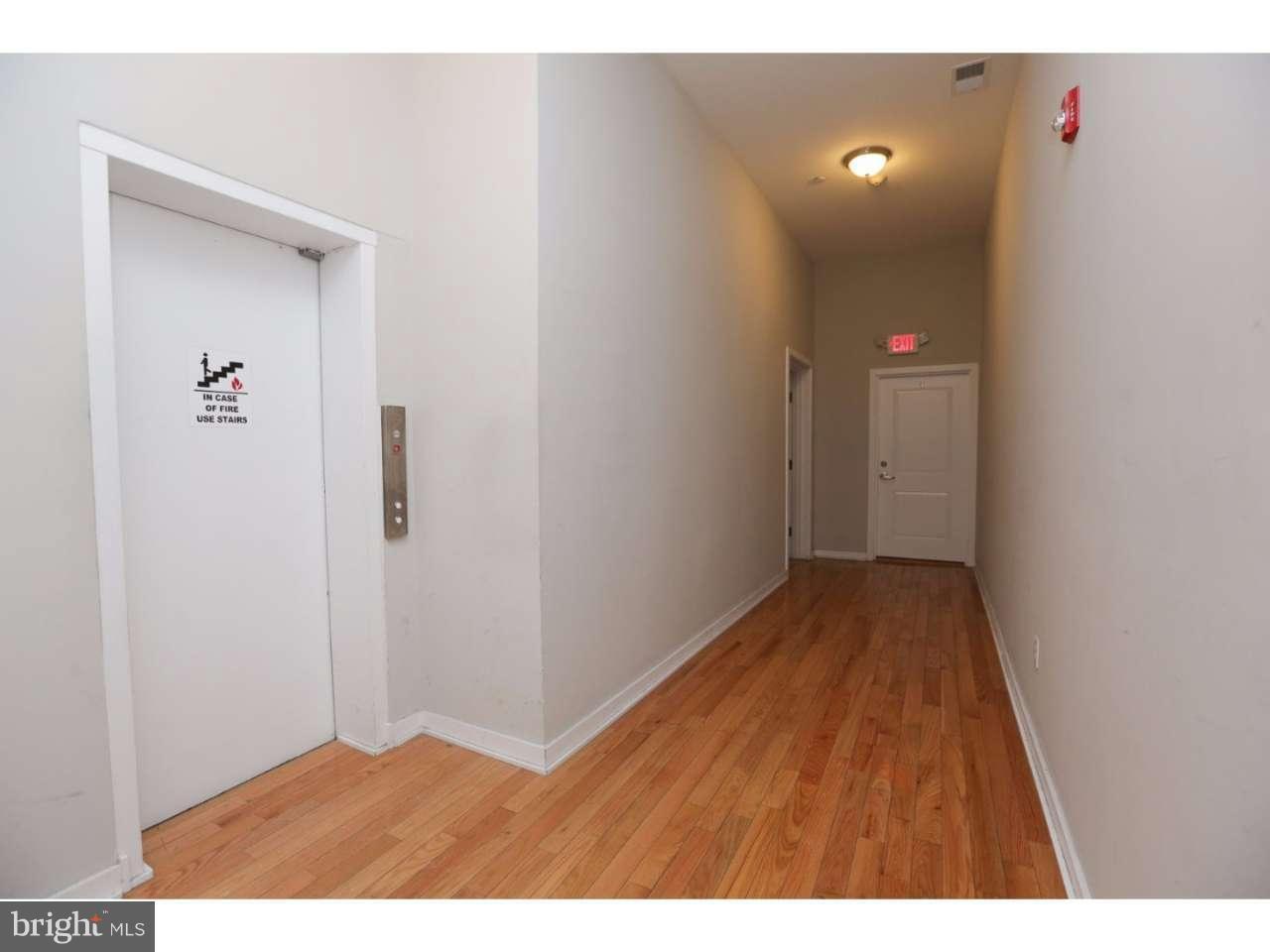 Building Photo - 2006 Walnut St