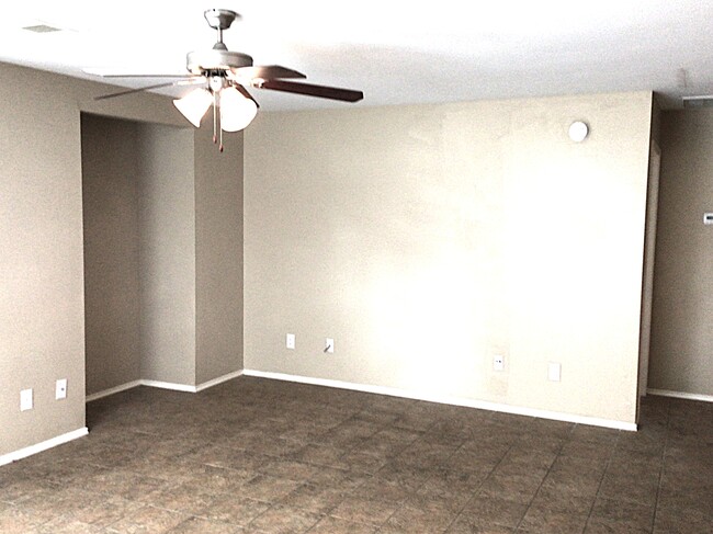 Building Photo - 15639 Barber Grove Ln