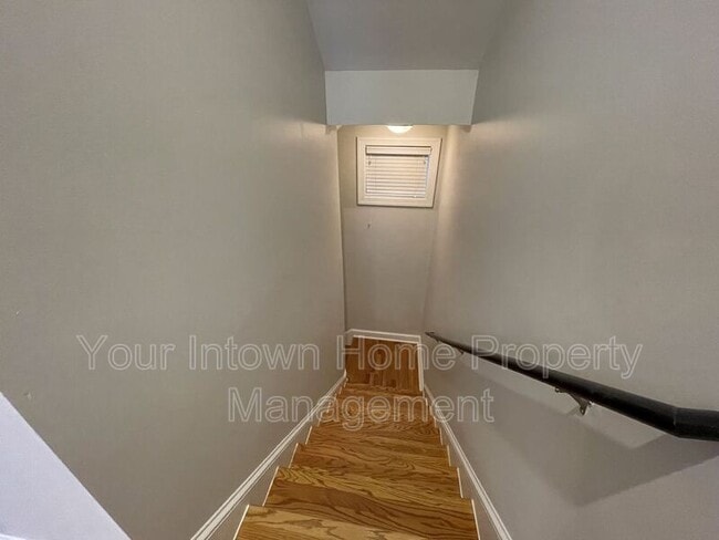 Building Photo - 239 Carlyle Park Dr