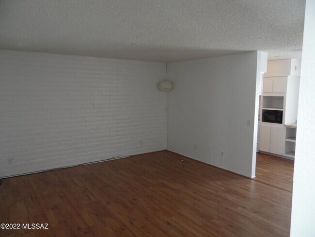 Building Photo - 8450 E Old Spanish Trail