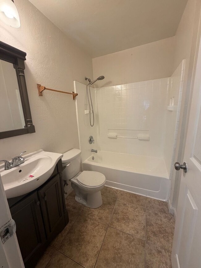 Building Photo - 124 Del Norte Ct