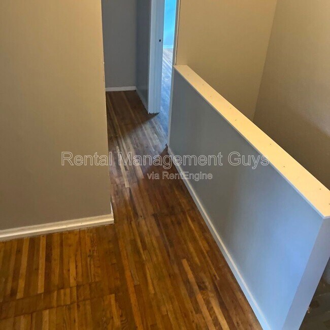 Building Photo - 2110 Fremont Ave N