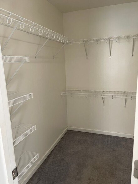 Building Photo - 1610 Robert Rd