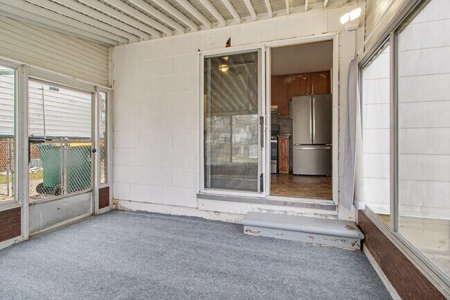 Building Photo - 2329 Brooktree Ct