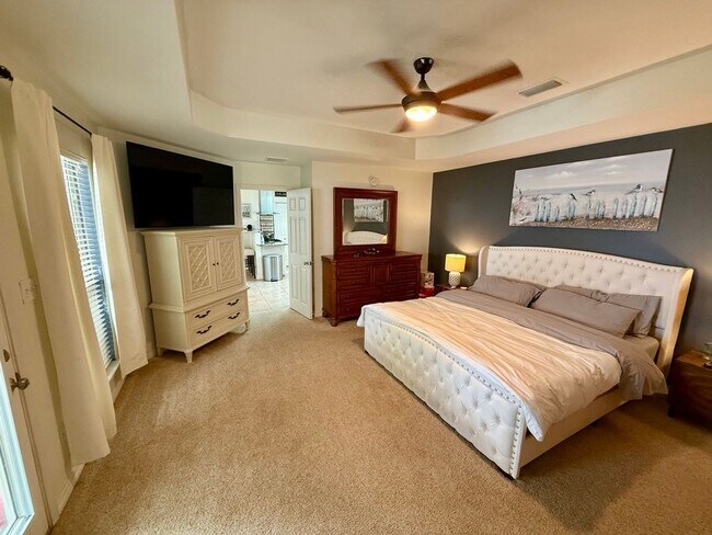 Building Photo - Stunning Bluewater Bay Home in Parkwood Estates!