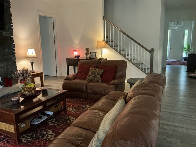 Building Photo - 291 North St