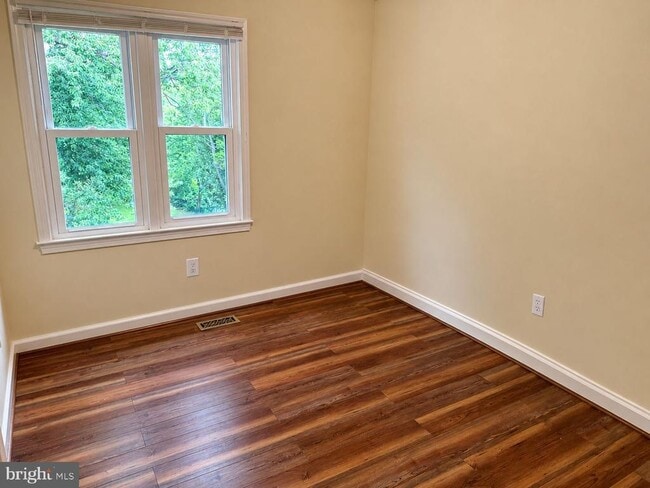 Building Photo - 5530 Kendrick Ln