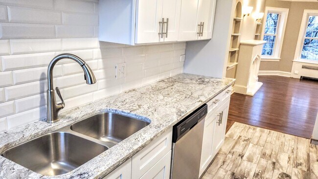 Building Photo - 29 N Brainard Ave