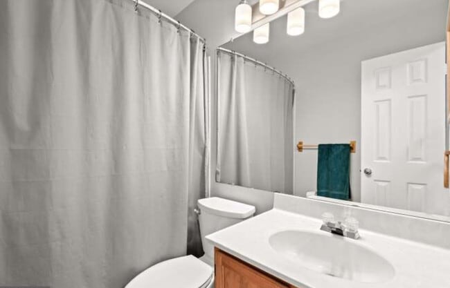 Building Photo - 12909 Summer Hill Dr