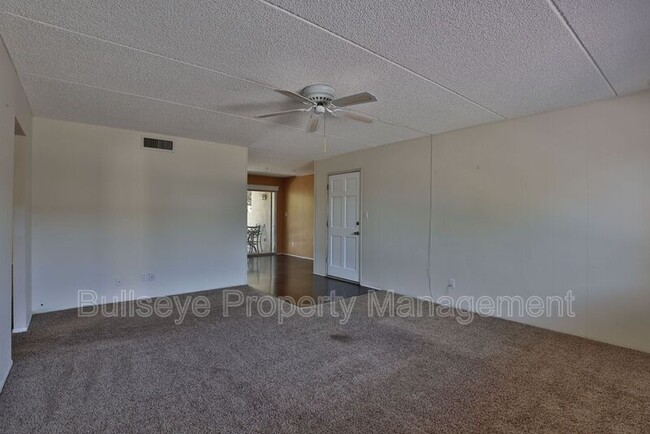 Building Photo - 4201 E Camelback Rd