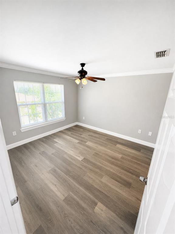 Building Photo - 5447 Vineland Rd