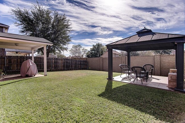 Building Photo - 2927 Chanute Dr