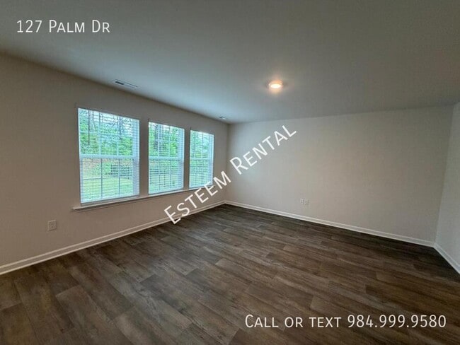 Building Photo - 127 Palm Dr