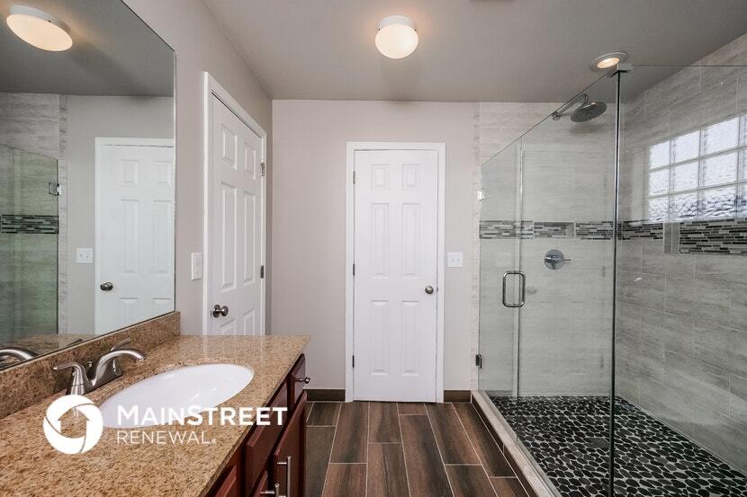 Building Photo - 11502 Top Walnut Loop