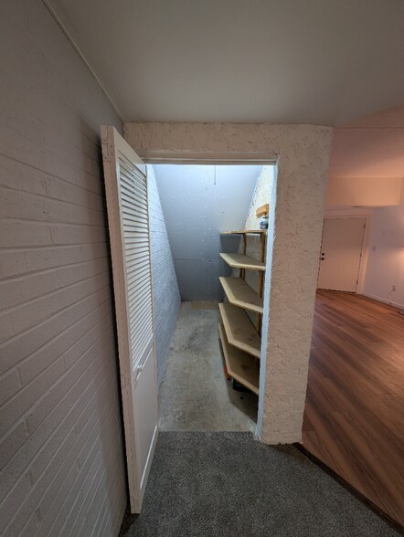 Building Photo - 1071 Lancaster Blvd