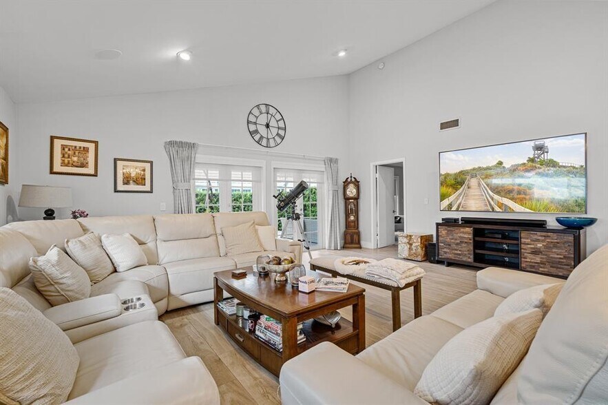 Building Photo - 9937 NW 47th Ter