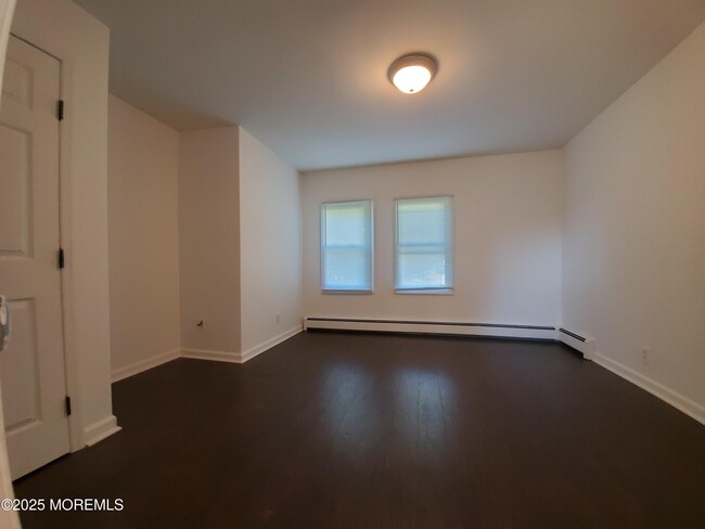 Building Photo - 722 Monmouth Pkwy
