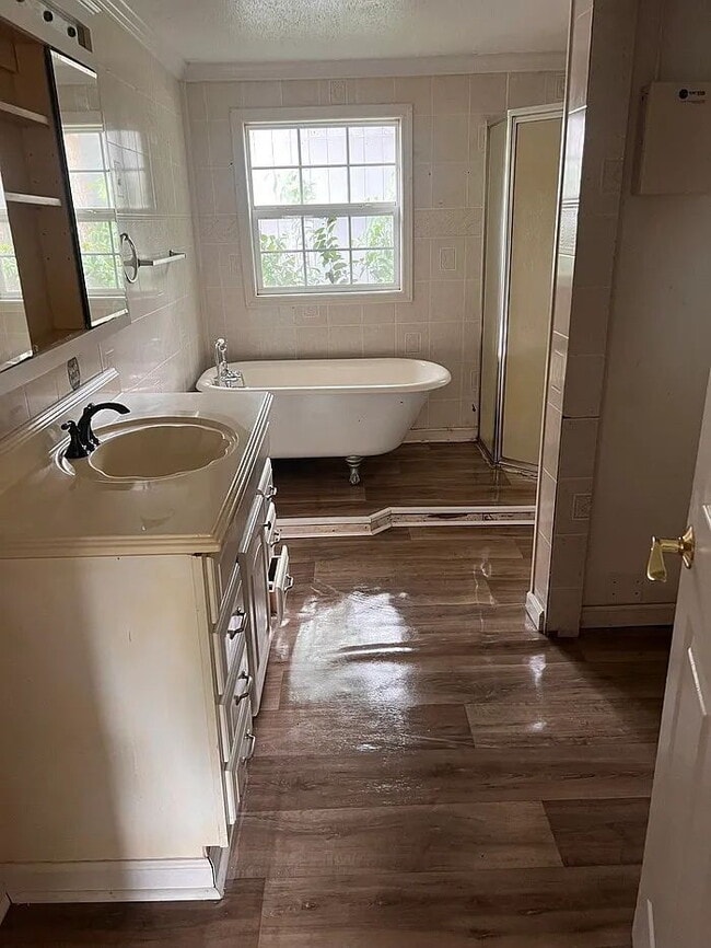 Building Photo - 2 Bedroom 1 Bathroom house in Laurens SC