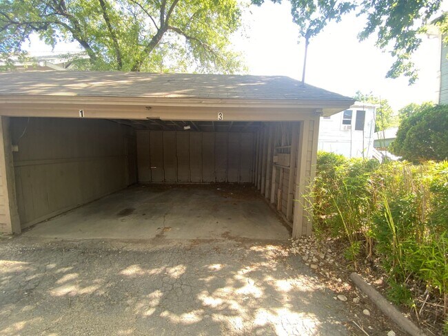 Building Photo - 424 E Ashby Pl