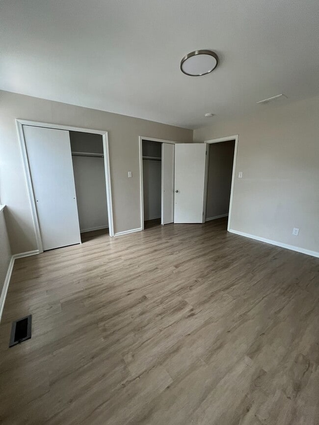 Building Photo - Renovated 3 Bedroom 3 Bathroom Single Fami...