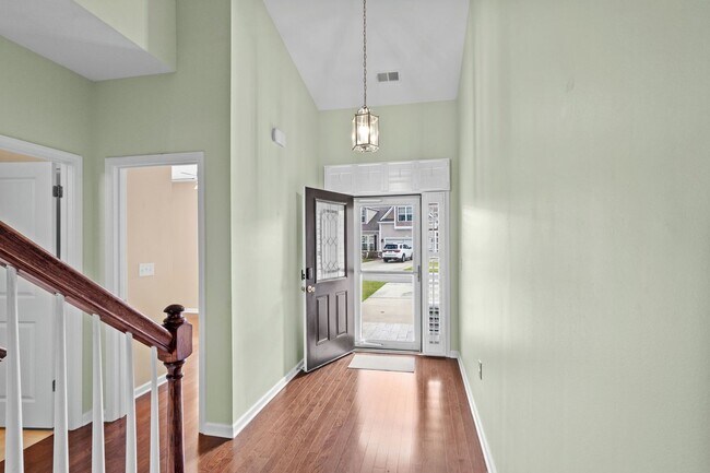 Building Photo - 156 Parmelee Dr