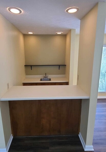 Building Photo - 2228 N Woods Ct