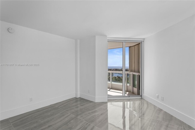 Building Photo - 21055 Yacht Club Dr