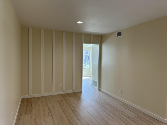 Building Photo - 306 Dolores Cir