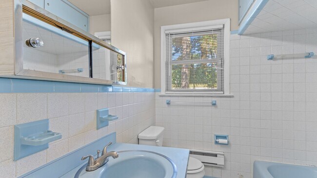 Building Photo - 9103 Hammett Ave